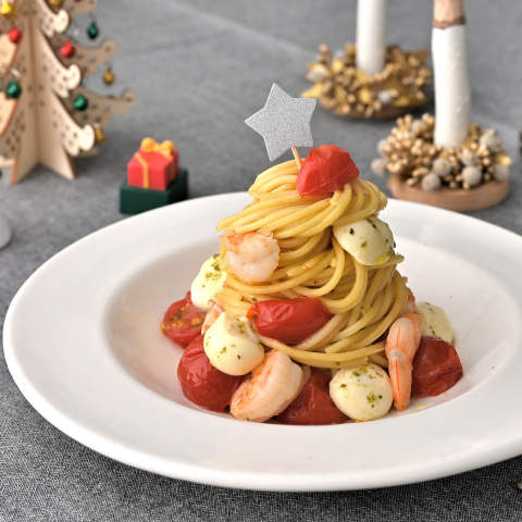 バジルモッツァレラのえびとトマトのパスタ~クリスマスver~