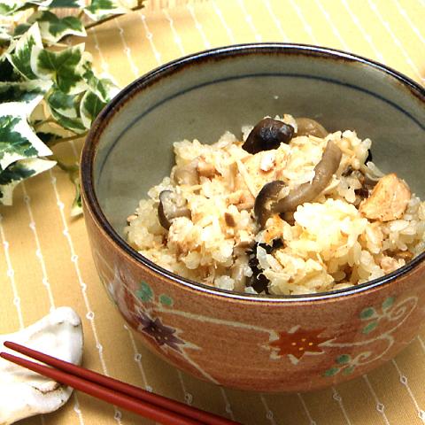 鮭としめじの洋風炊き込みご飯 レシピ 森永乳業の乳でひろがる アイデアレシピ 森永乳業株式会社