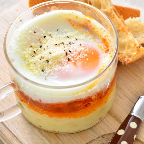 トマトソースのエッグスラット レシピ 森永乳業の乳でひろがる アイデアレシピ 森永乳業株式会社
